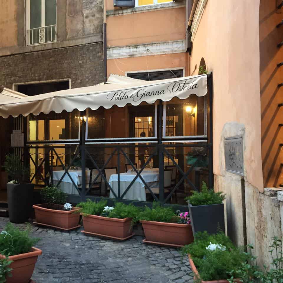 Exterior view of Poldo e Gianna Osteria, a great restaurant to eat at for dinner during a 5 day Rome itinerary